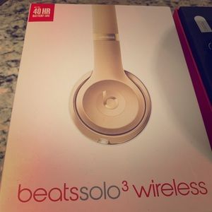 Apple Beats Solo 3 Wireless Headphones